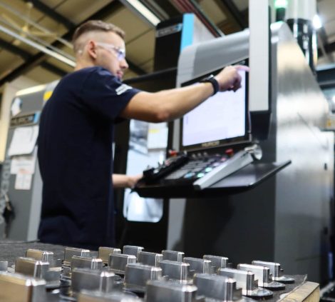 5 Axis CNC Milling of Small & Large Components UK.